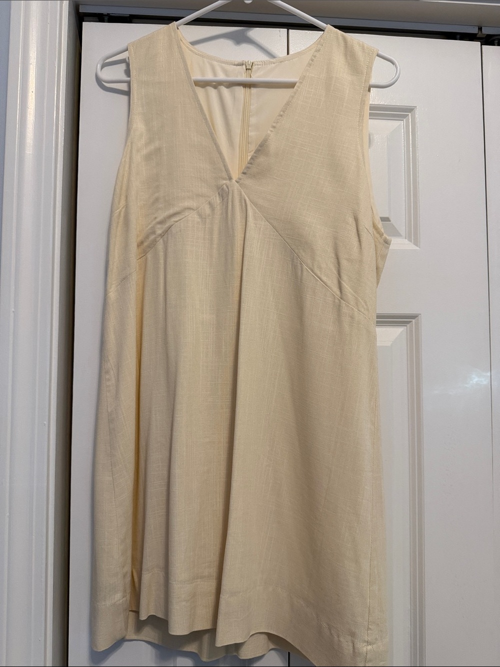Amazon Cream Sleeveless V-Neck Dreas